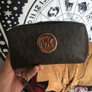 Micheal kors wallet